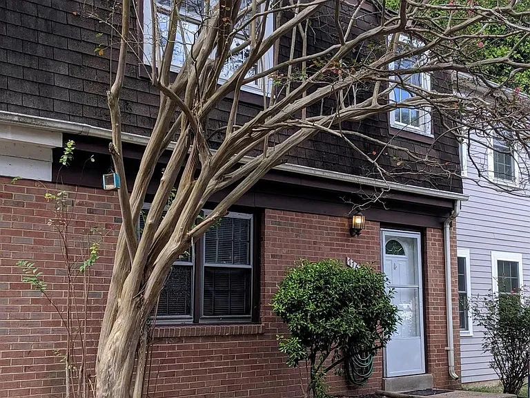 7760 Matisse Way — Photo 1