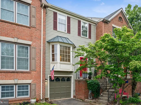 257 Davis Ave SW, Leesburg, VA 20175