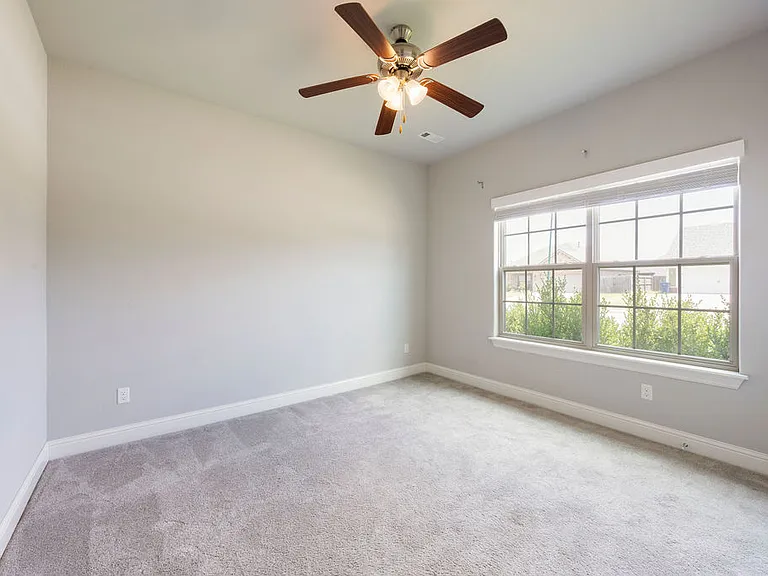 2250 N Inglewood St — Photo 14