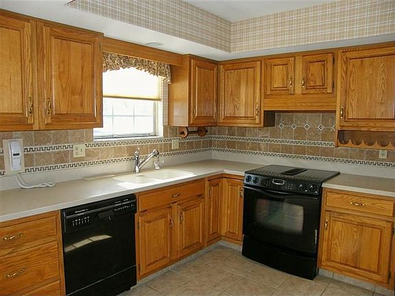2nd image of 6462 Freeport Dr