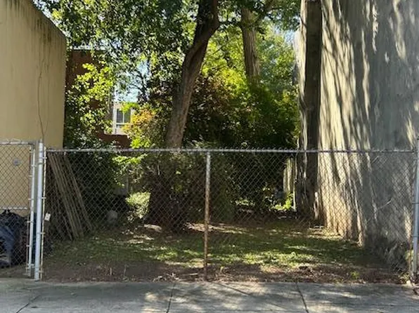 1206 Wallace St, Philadelphia, PA 19123