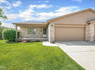 17220 Alba Ct, Clinton Township, MI 48038