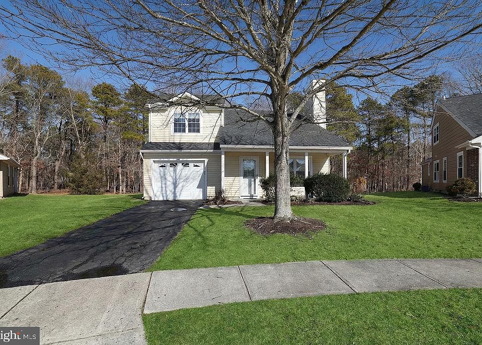 1st image of 25 Beechwood Ct