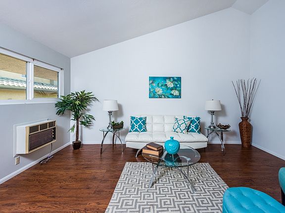 2nd image of 4032 Centre St #4