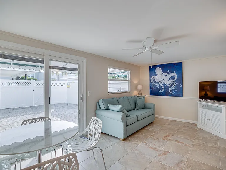 2722 Cardinal Dr — Photo 26