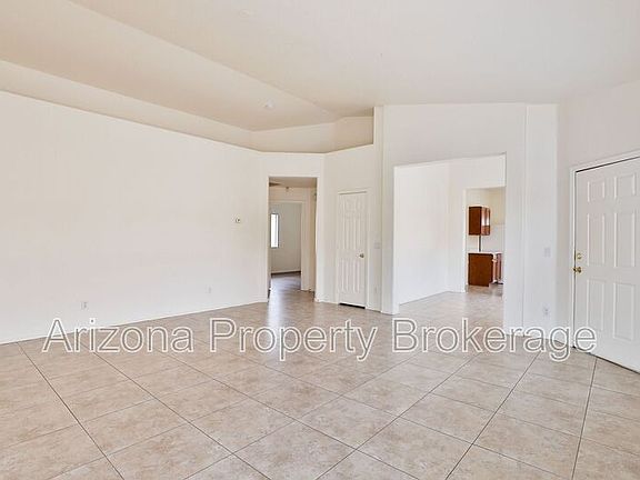 4th image of 6351 W Hilton Ave