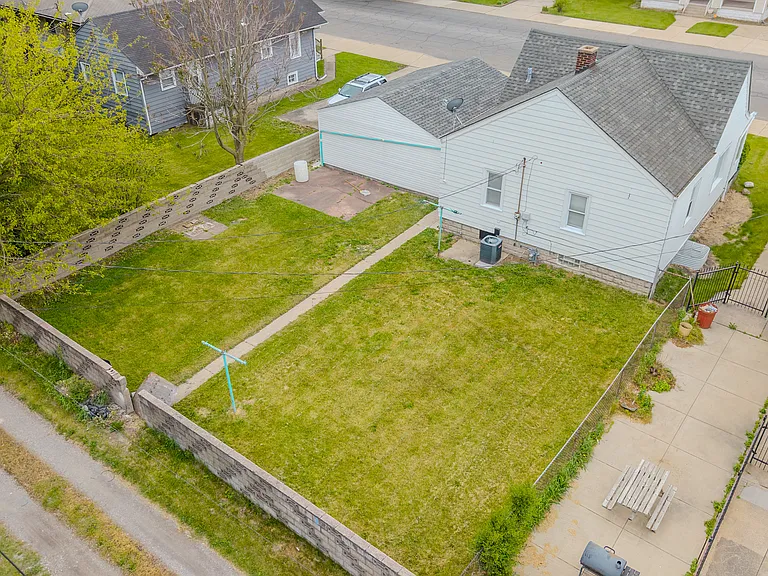 1753 Taft St — Photo 29