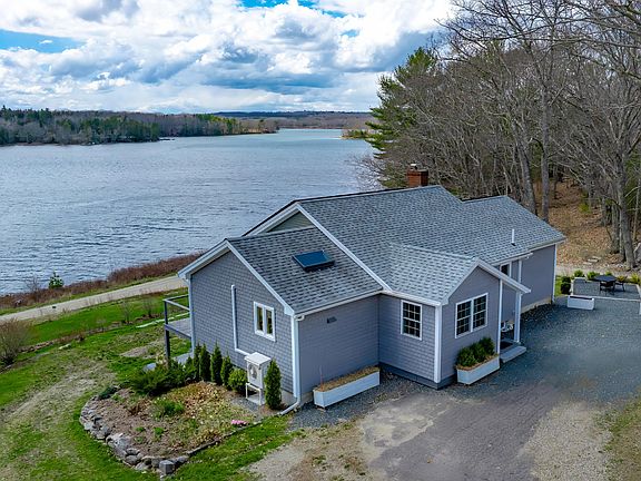 2nd image of 27 Town Landing Road