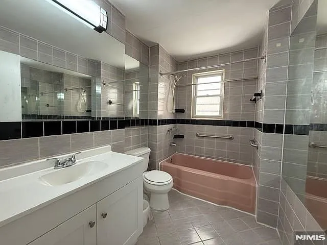 234 Paterson Ave — Photo 10