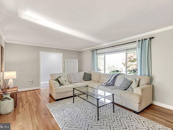 3rd image of 2111 Wilkinson Pl