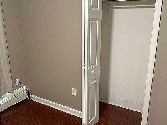 5th image of 419 Pleasant St