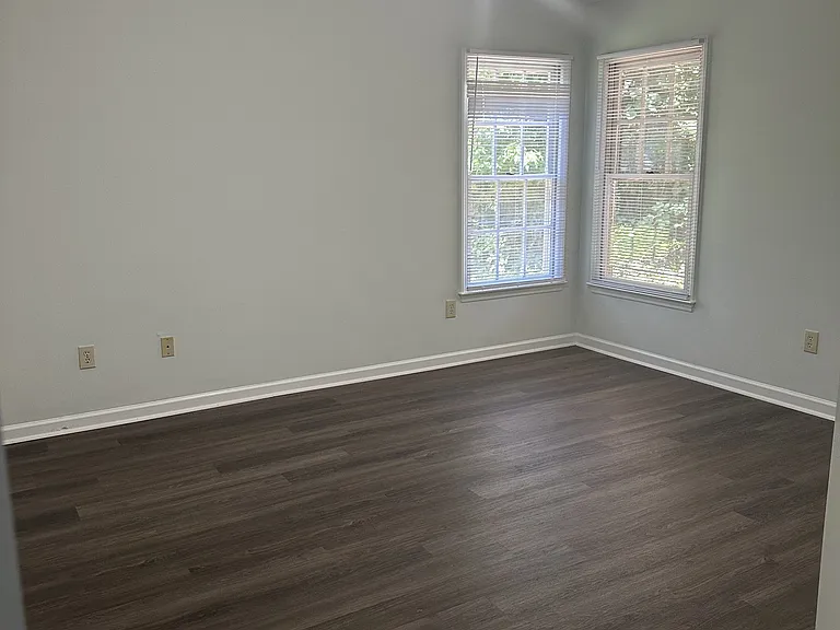 7528 Claymont Dr — Photo 11