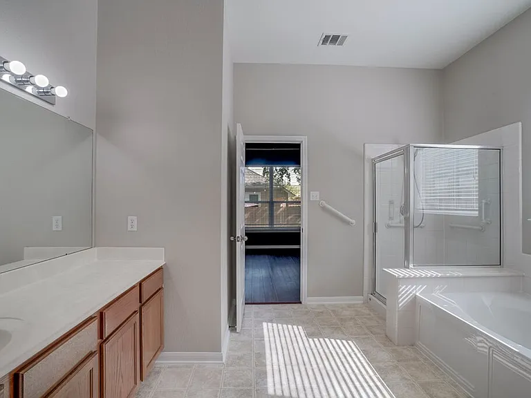 2985 Overland St — Photo 18