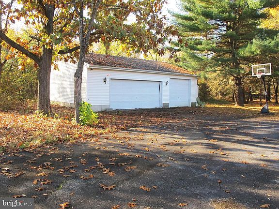 2nd image of 1639 Perkins Ln
