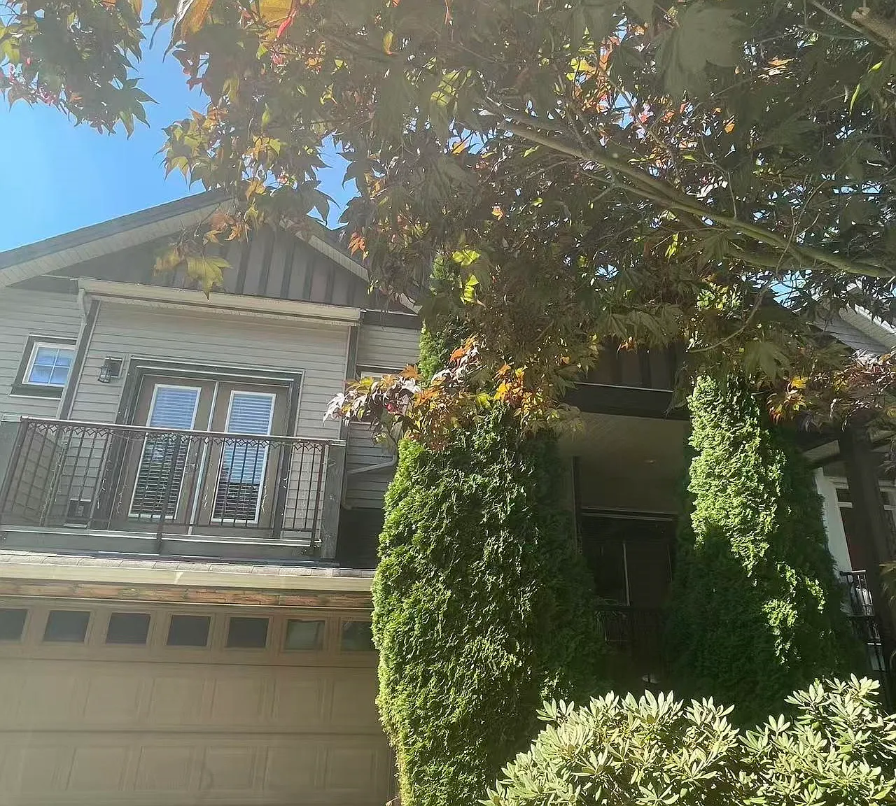 4 bed, 2710 sqft, $4,600 — Photo 1