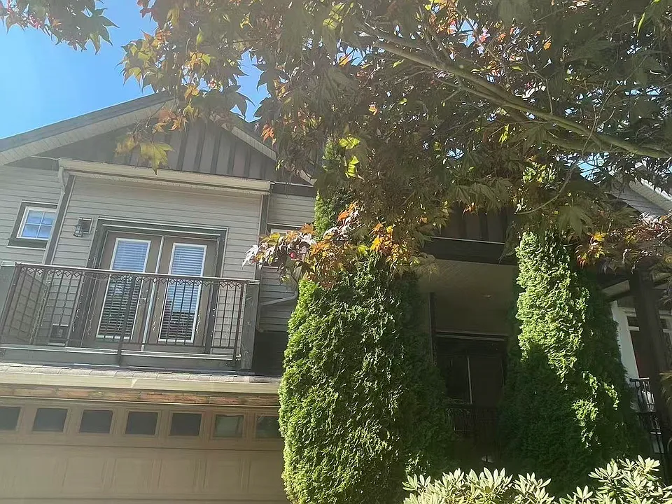 1000 Marguerite St