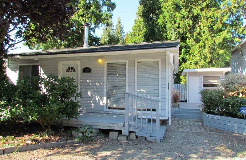 This charming cabin located in the heart of Birch Bay is close to the beach, Birch Bay State Park, Canada, Interstate 5...You name it. This is a great opportunity for a wonderful vacation spot that is in move-in ready condition!