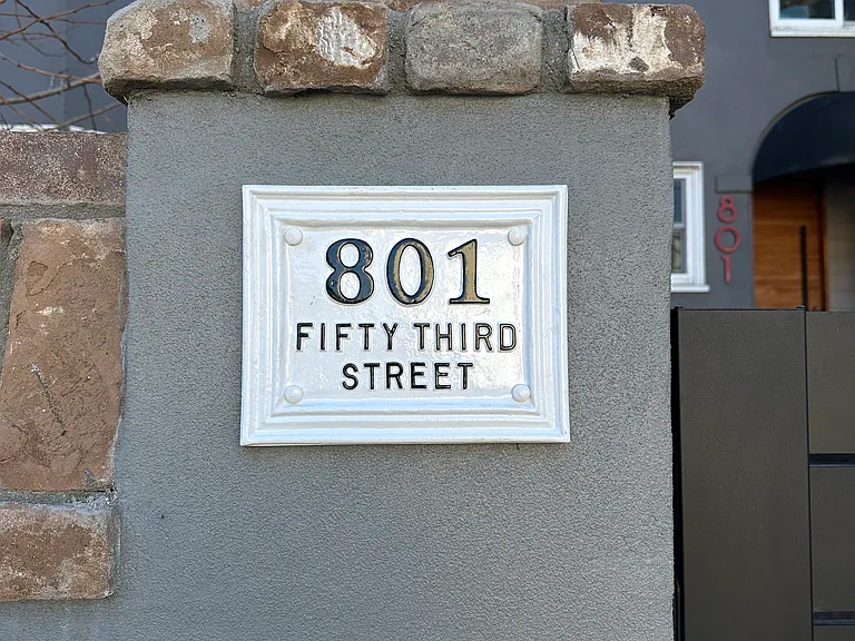 801 53rd St #5 — Photo 23