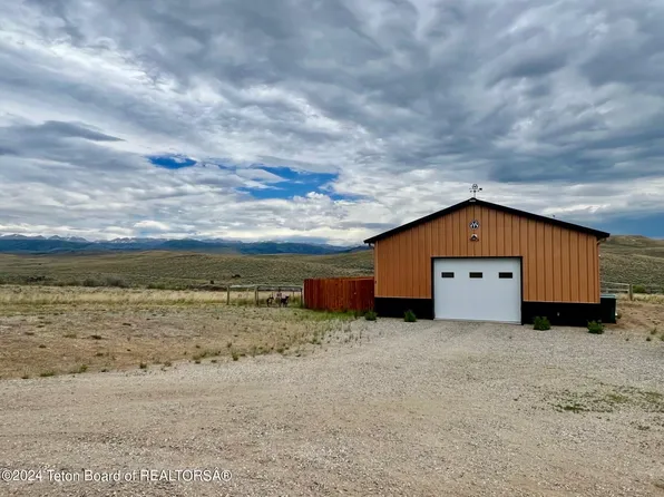 2 E Shoshone Trl, Boulder, WY 82923