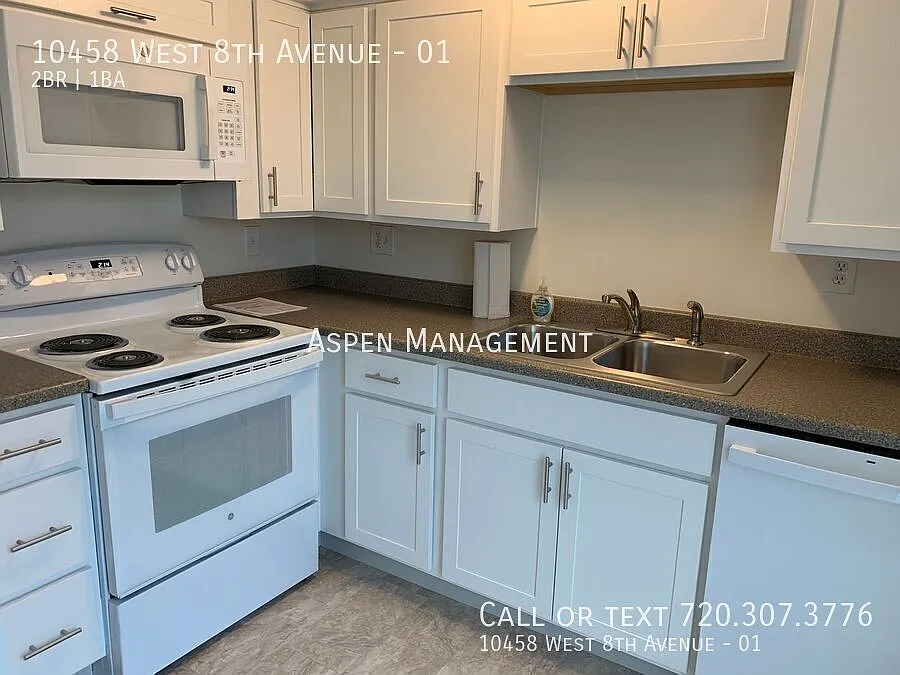 2 Bedroom 1 Bath - Excellent Location! — Photo 3
