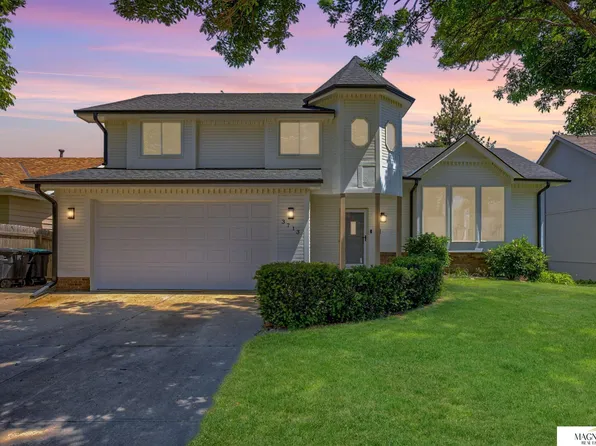 3713 S 155th St, Omaha, NE 68144