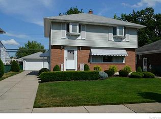 125 Grayton Rd, Tonawanda, NY 14150
