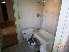 5th image of 144 E 2nd St