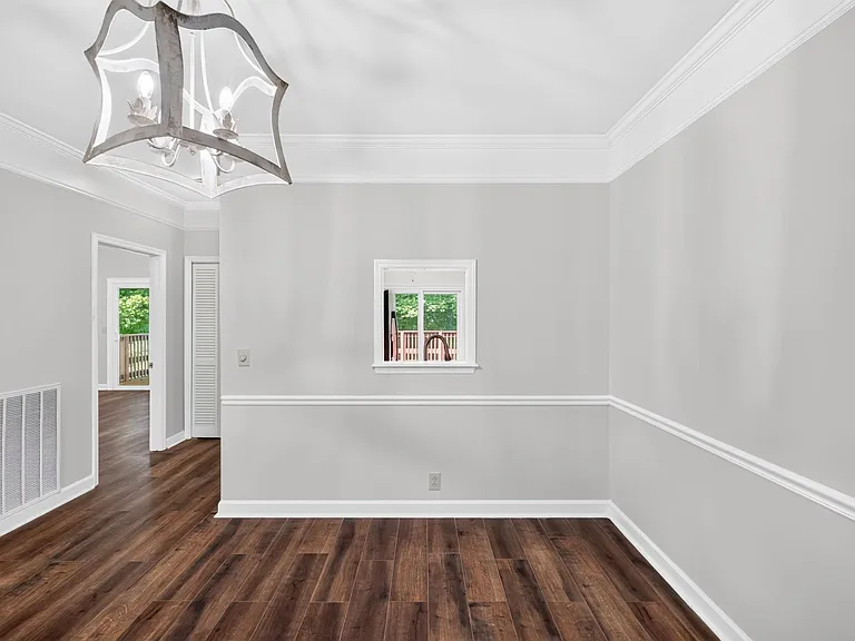 1215 Carriage Park Dr — Photo 7