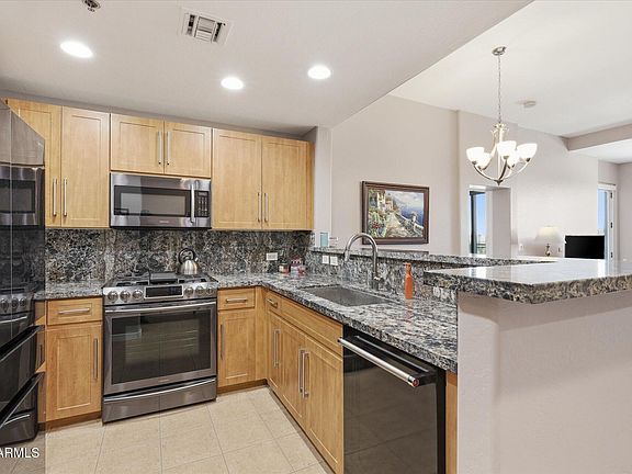 3rd image of 17 W VERNON Avenue #514