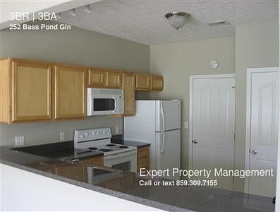 4th image of 252 Bass Pond Glen Dr