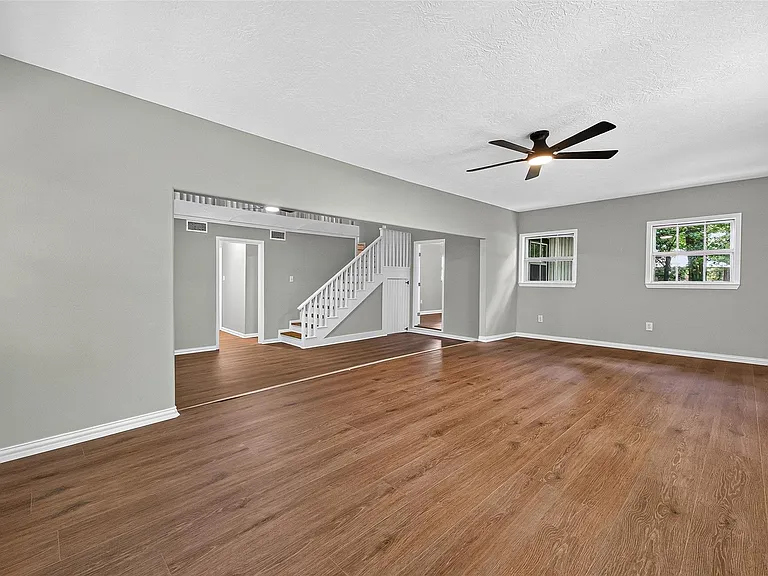 5693 Cessna Dr — Photo 17