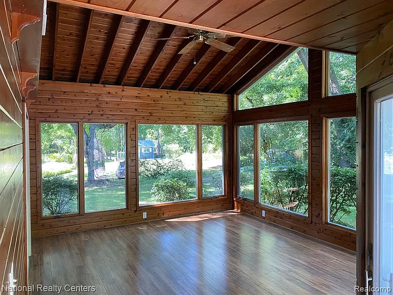 144 W Maryknoll Rd — Photo 8