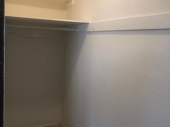 4th image of 226 Saint Helens Ave #305