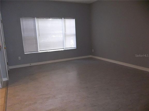 2nd image of 1068 Park Central Cir