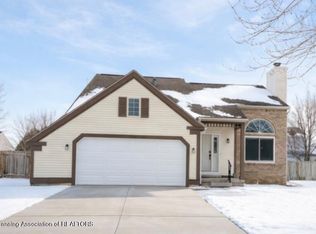 12805 Ontonagon Dr, Dewitt, MI 48820