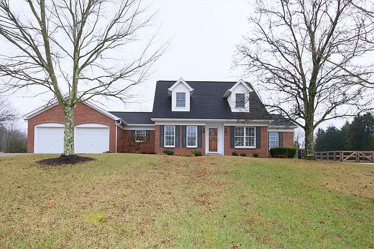 1st image of 9343 Royal Oak Dr