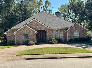 1617 McAllen St, Henderson, TX 75654