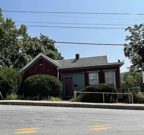 1st image of 62 Holland Ave