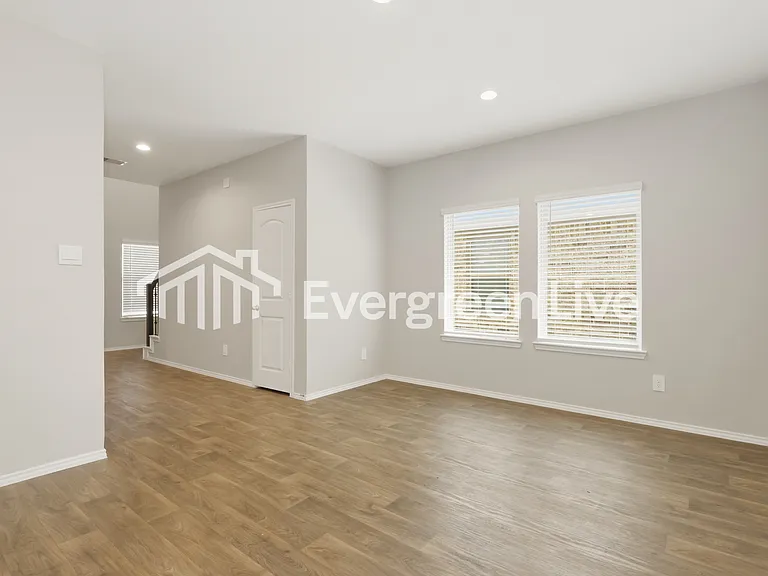 9909 Glen Brook Ln — Photo 5