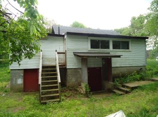 24 Woodland Hts, Wales, MA 01081