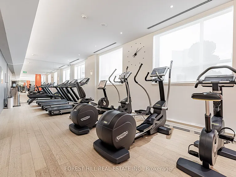 38 Avenue Rd #2002 — Photo 45