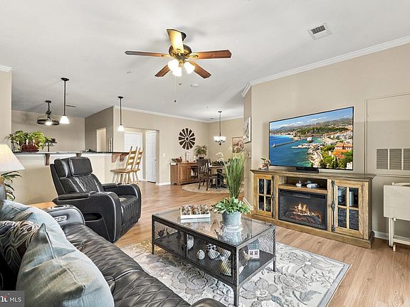 3rd image of 23520 F D R Blvd Unit 209