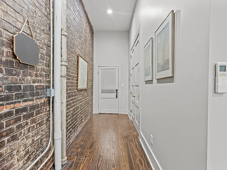 Entryway facing entry door.