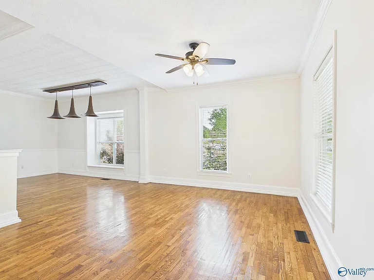 501 Prospect Dr SE — Photo 9