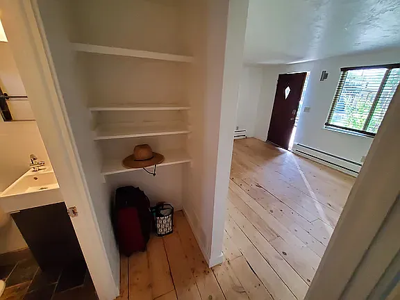 403 23rd St #8 — Photo 9
