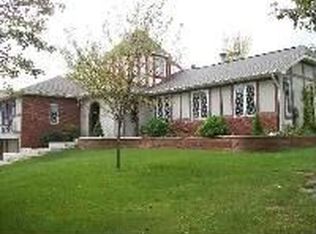 200 Old Siek Rd, Troy, NY 12180