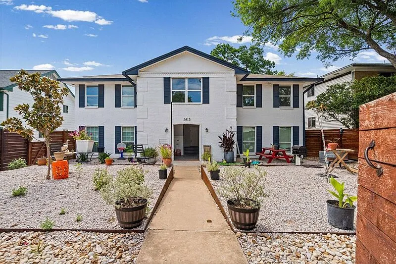 2 bed, 1.0 bath, 750 sqft, $1,350 — Photo 1