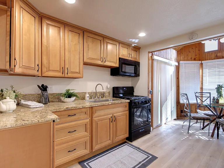 430 E Country Club Blvd #B — Photo 7