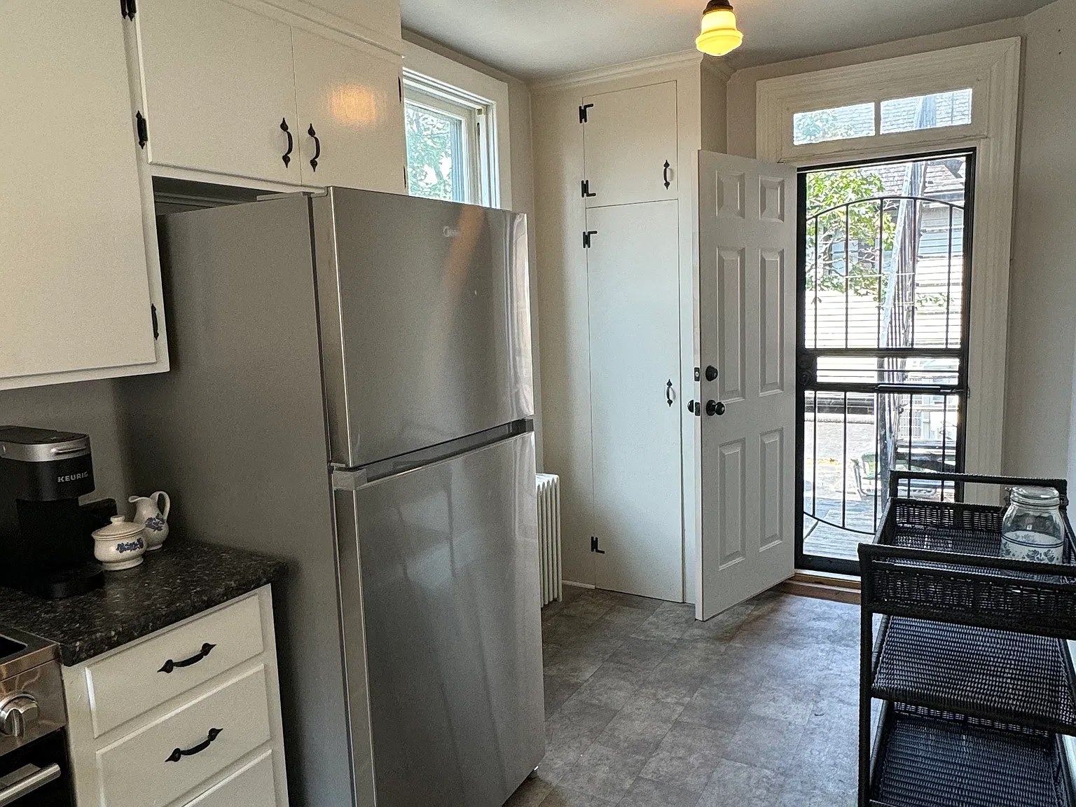 2 bed, 1400 sqft, $1,950 — Photo 1