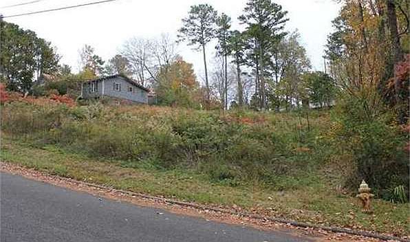 2nd image of 2528 Ridgeview Rd